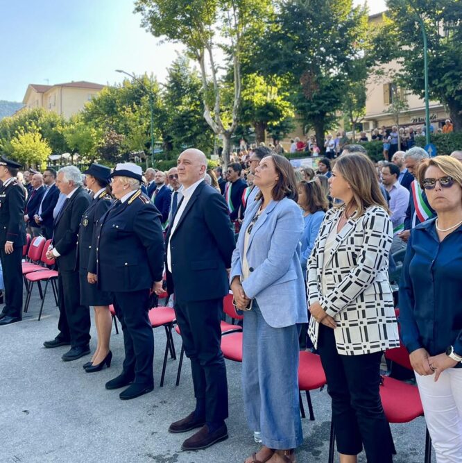 Sara Battisti partecipa alla cerimonia inaugurale della Piazza Bianca in memoria di Willy Monteiro Duarte